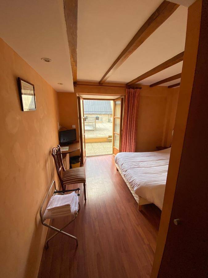 Logis hotel restaurant Au Bon Accueil in Arvieu, Aveyron