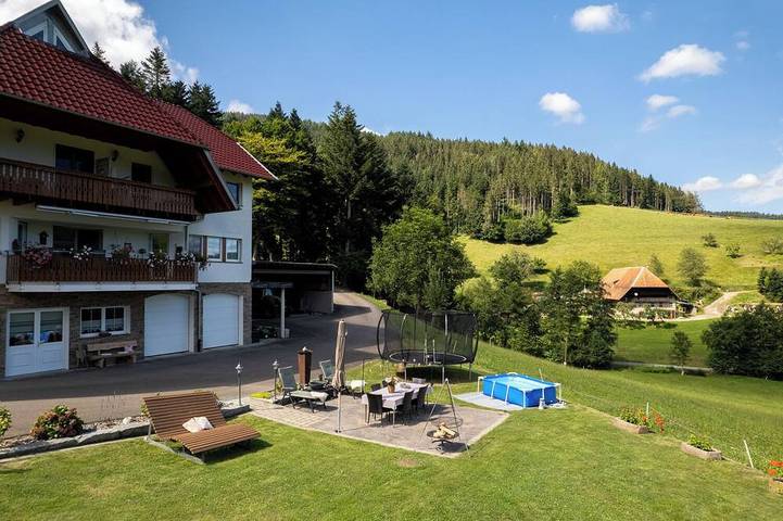 Ferienhaus für 6 Personen, mit Balkon und Garten in Hofstetten