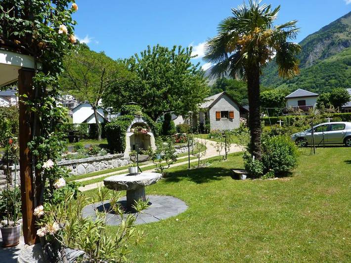 Gîte pour 4 personnes, avec Terrasse ainsi que Jardin et Vue à Esquièze-Sère - 4
