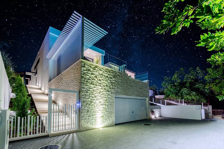 Villa pour 10 personnes, avec balcon et jardin ainsi que vue sur l’océan et piscine à Sutivan - 2