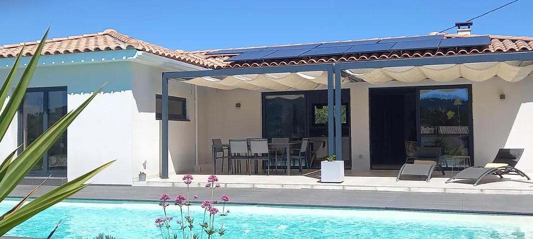 Chalet para 7 personas, con vistas además de terraza y piscina - 1