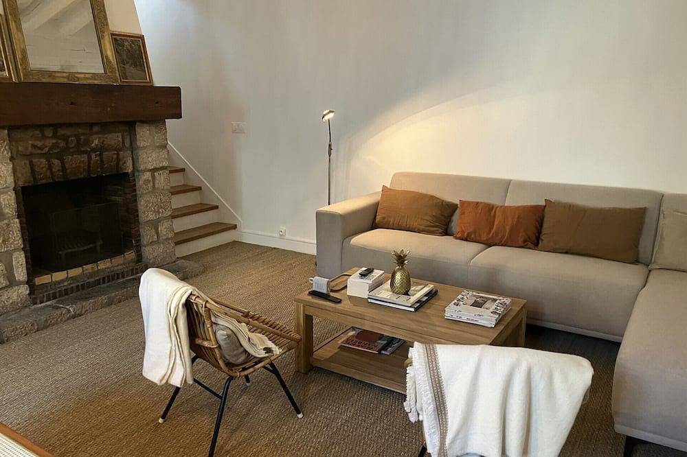 Charming 3-bedroom house in wonderful Fontainebleau Forest with Wifi in Bourron-Marlotte, Seine-et-Marne