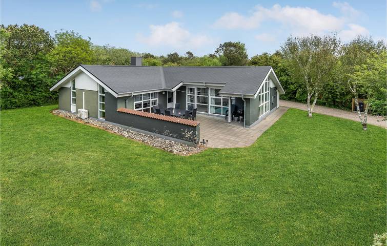 Ferienhaus für 10 Personen, mit Whirlpool und Terrasse sowie Sauna in Kærgården