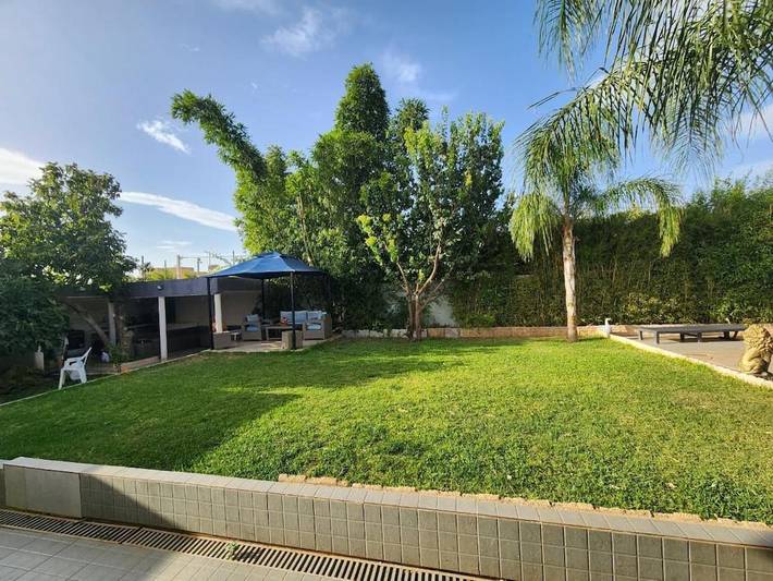 Location de vacances pour 12 personnes, avec vue ainsi que sauna et piscine dans Ain Cheggag - 4