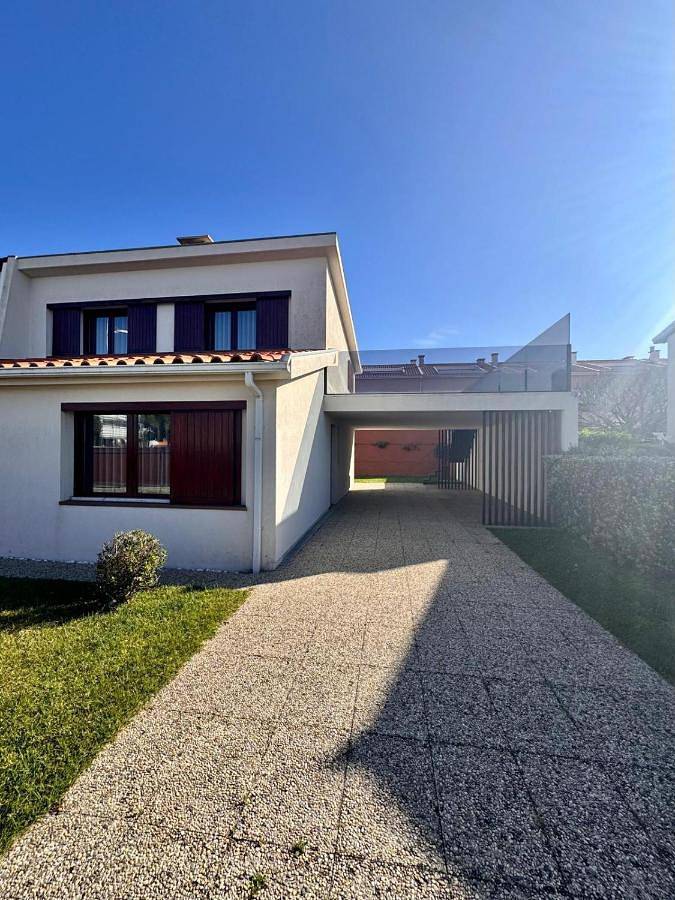 Three-Bedroom House in Marinhas, Esposende