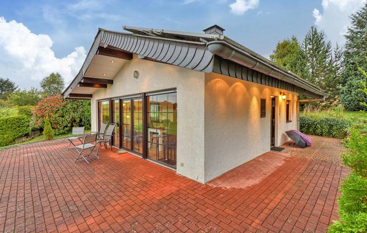 Ferienhaus für 5 Personen, mit Terrasse und Garten in Daun - 2
