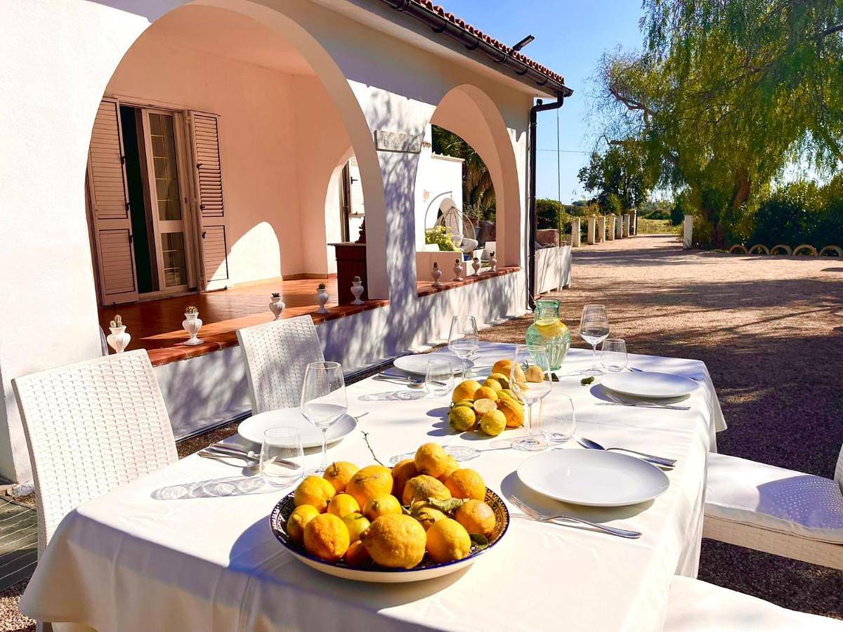 Villa Mareluna with pool in Lido Marini, Golfo di Taranto