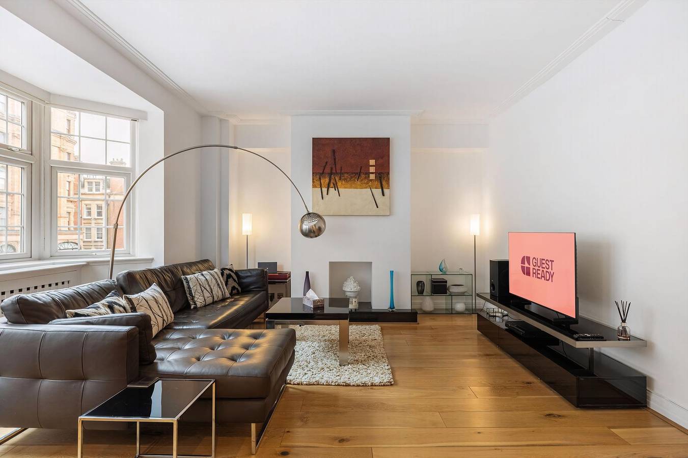 Entire apartment, Guestready - Chic London Retreat with Balcony in London, South East England