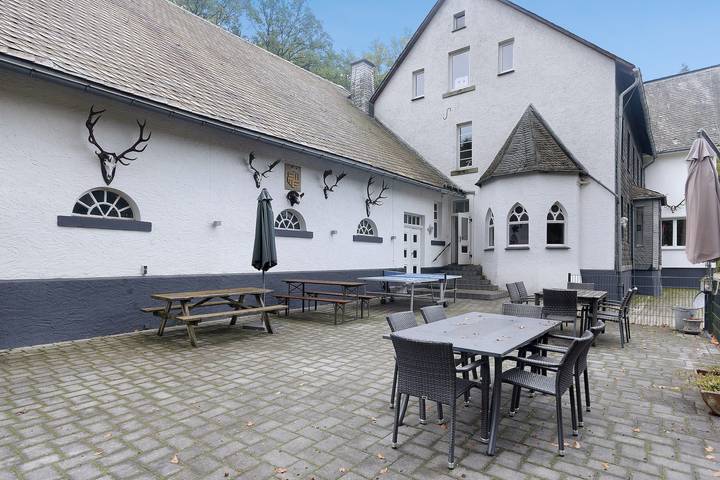 Jagdschloss Siedlinghausen: 3 Apartments for up to 16 Guests in Winterberg, Hochsauerlandkreis