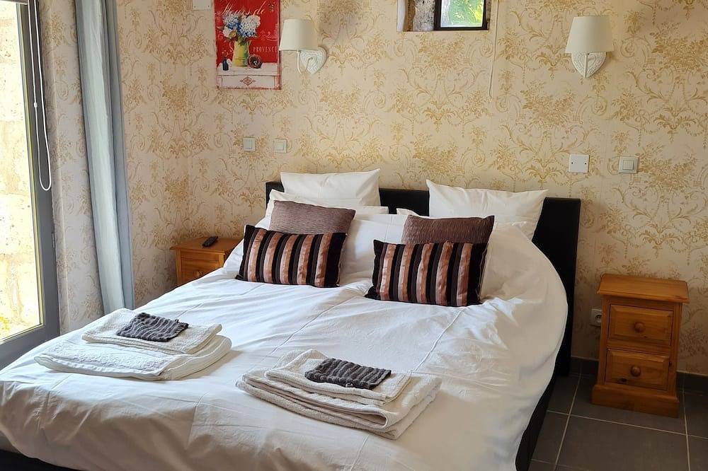 Malerische, tolle Lage und ein Pool! in Bessac, Charente