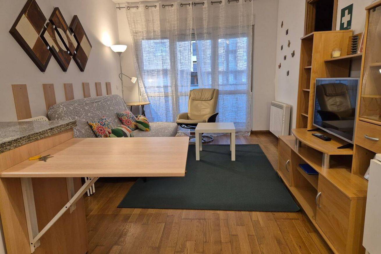 Apartamento entero, Elegante Apartamento de 1 Dormitorio con Piscina Cerca del Centro in Unquera, Val de San Vicente