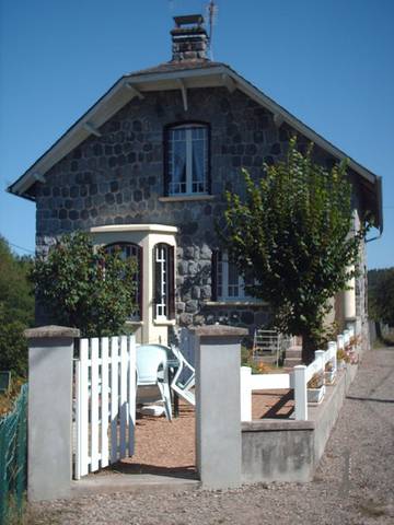 Gîte pour 6 personnes, avec terrasse et jardin en Corrèze
