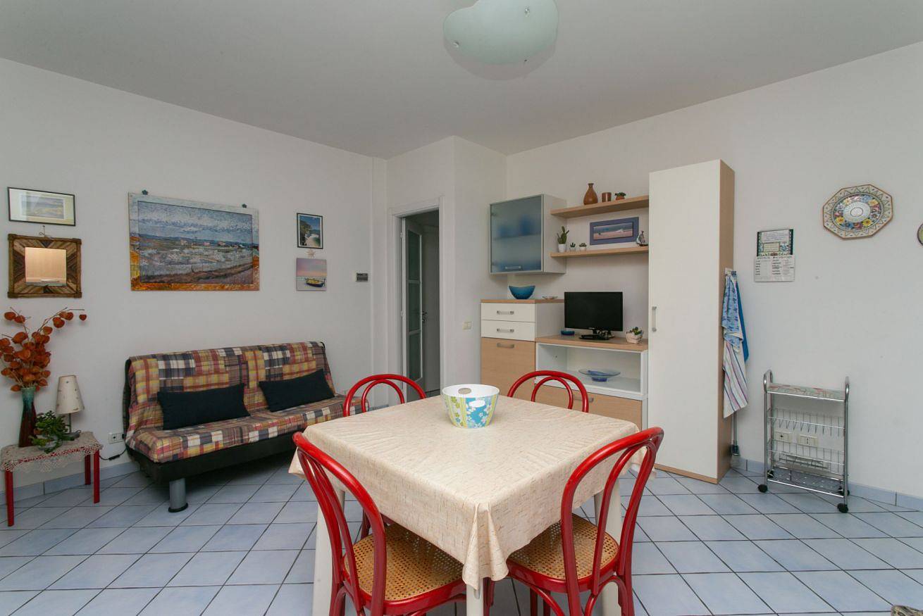 Ganze Wohnung, N043 - Numana, two-room apartment with garden  in Sirolo, Riviera del Conero