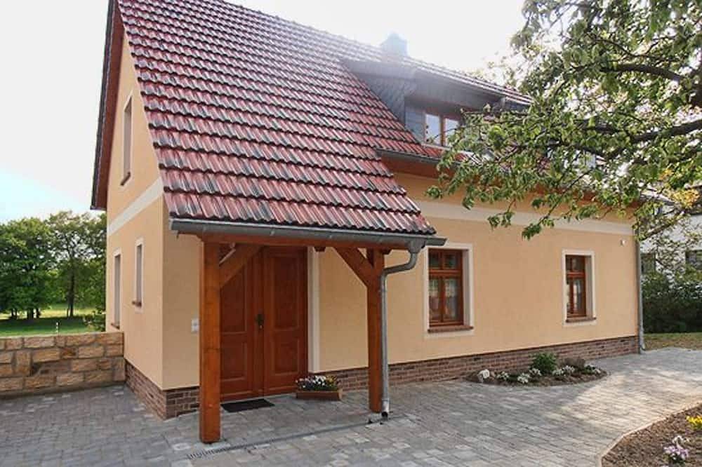 Ganze Wohnung, Ferienhaus Am Wiesengrund - Ferienhaus in Dreiheide, Nordsachsen
