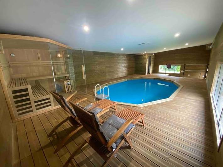 Gîte pour 20 personnes, avec jardin et sauna ainsi que vue et piscine à Aix-en-Ergny