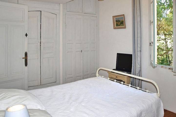 Location de vacances pour 12 personnes, avec terrasse à Saint-Antonin-sur-Bayon - 4