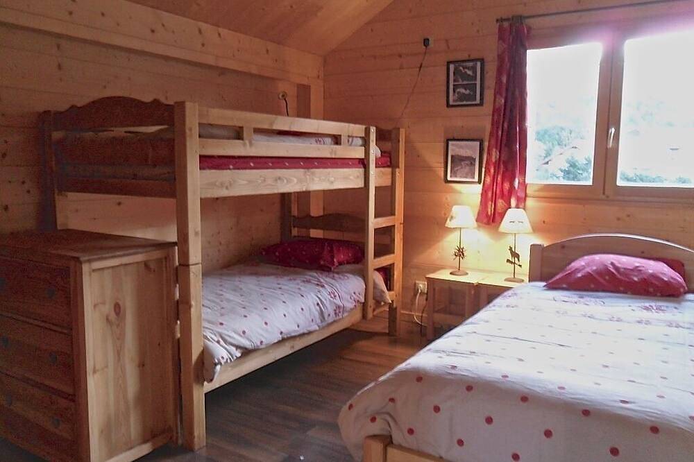 Spacieux chalet sur grand terrain privatif plein sud avec vue sur les montagnes in Ancelle, Parc national des Écrins