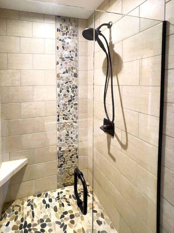 Glamping for 24 people, with balcony and hot tub in Gatlinburg