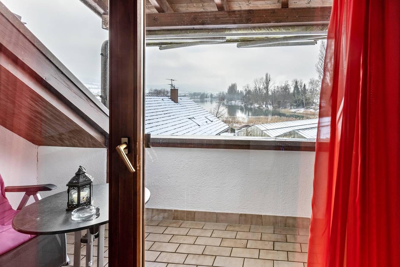 Ganze Wohnung, Ferienwohnung 'Lucia' mit Seeblick, Balkon und Wlan in Öhningen, Untersee