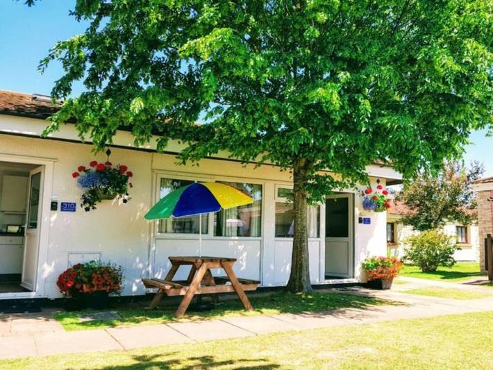 Holiday rental for 4 people, with garden and pool in Dawlish Warren