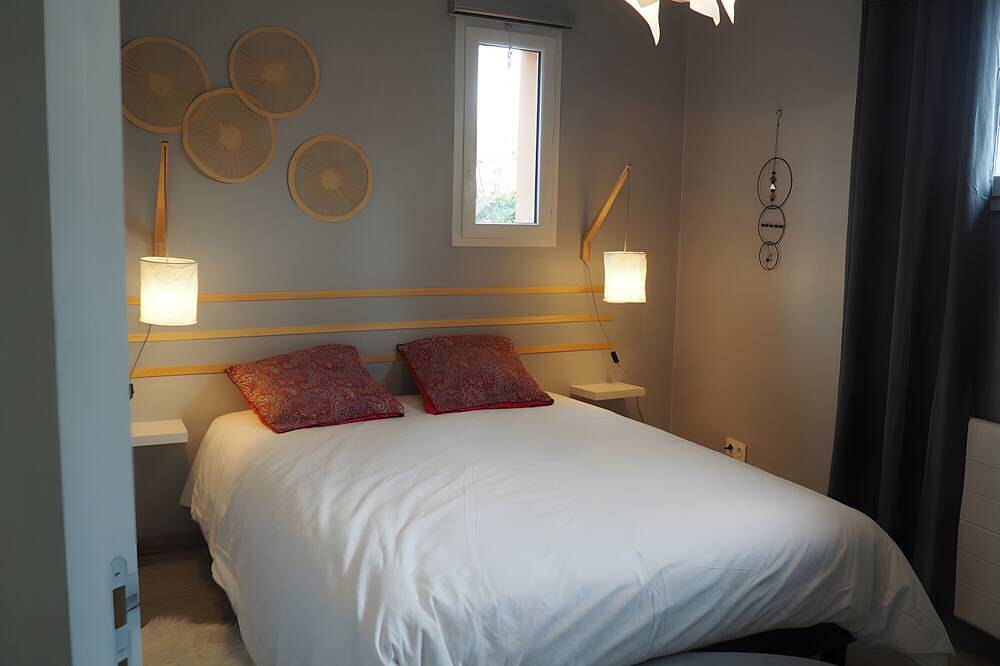 Gîte “À l’orée d’Angers” with Private Terrace and Garden, Near Terra Botanica in Avrillé, Loire Valley