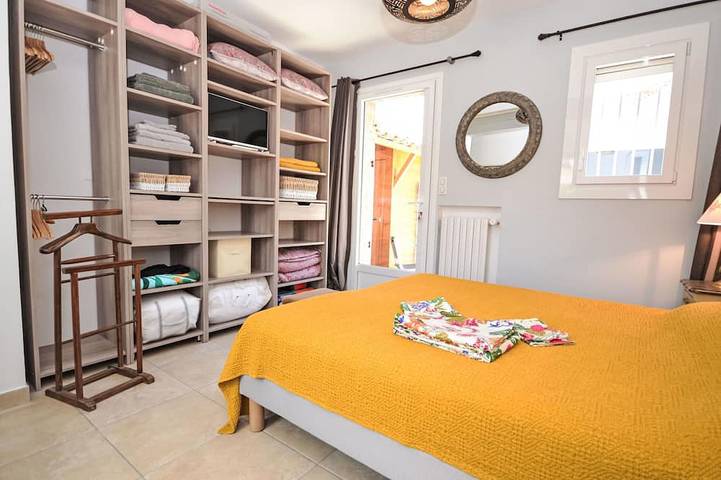 Location de vacances pour 6 personnes, avec piscine ainsi que balcon et jardin à Morières-lès-Avignon - 4