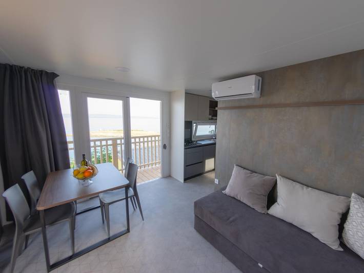 Camping für 4 Personen, mit Terrasse und Pool in Klenovica