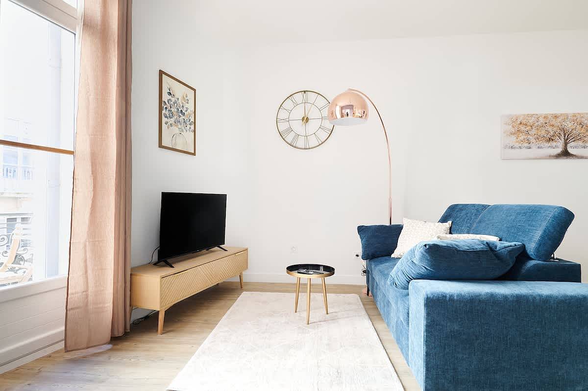 Apartamento entero, Luxury Stay next to Les Halles, balcony, aircon in Béziers, Côte d'Améthyste