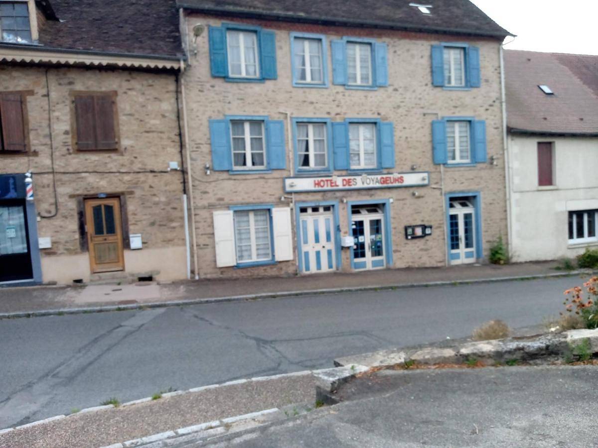 Les voyageurs in Magnac-Bourg, Région de Limoges