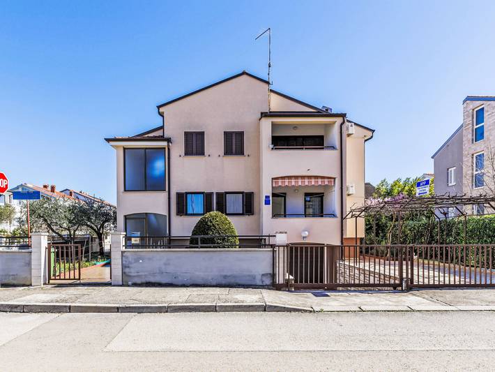 Appartamento vacanze per 4 persone, con balcone e giardino - 1