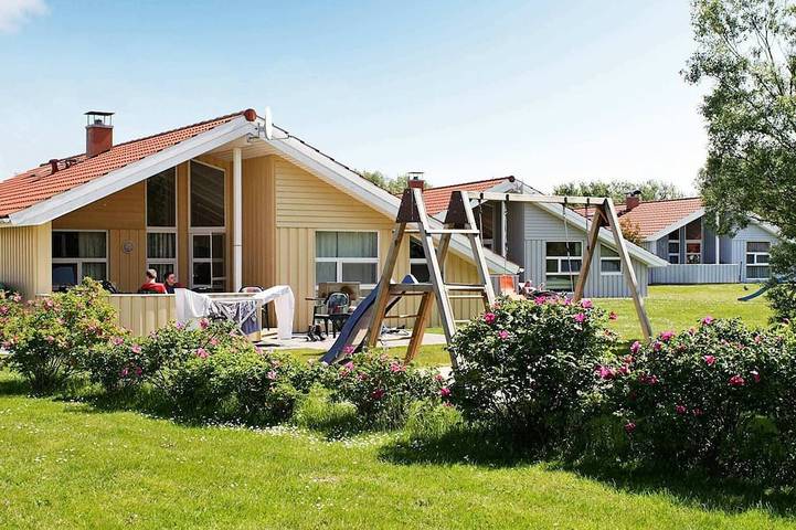 Luxus-Ferienhaus für 12 Personen, mit Terrasse und Sauna sowie Garten und Whirlpool, mit Haustier