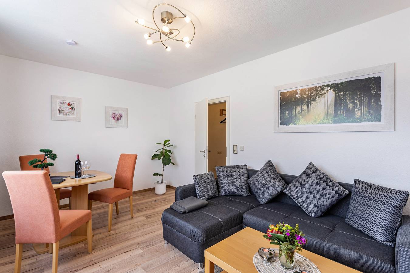 Ganze Wohnung, Ferienwohnung 'Kleine Auszeit' mit Gemeinschaftsterrasse, Gemeinschaftsgarten und Wi-Fi in Eslohe, Hochsauerlandkreis