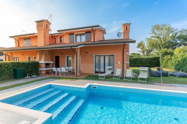 Casa vacanza per 2 persone, con giardino e piscina in Albarella