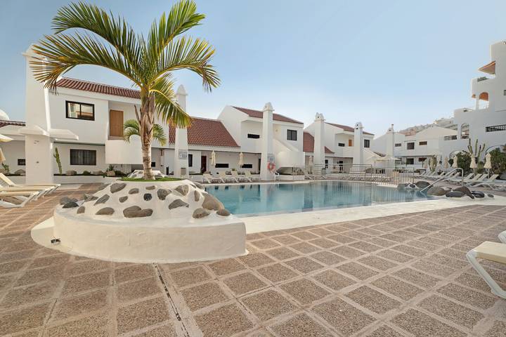 Hel lejlighed, Holiday Apartment 'Penthause Luxe 501 Sea View Pool' with Sea View, Private Terrace and Wi-Fi in San Eugenio Alto, Adeje
