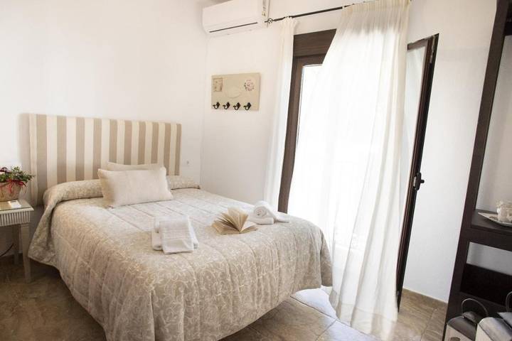 Casa rural para 2 personas, con Balcón y Terraza además de Jardín y Piscina en Coripe - 4