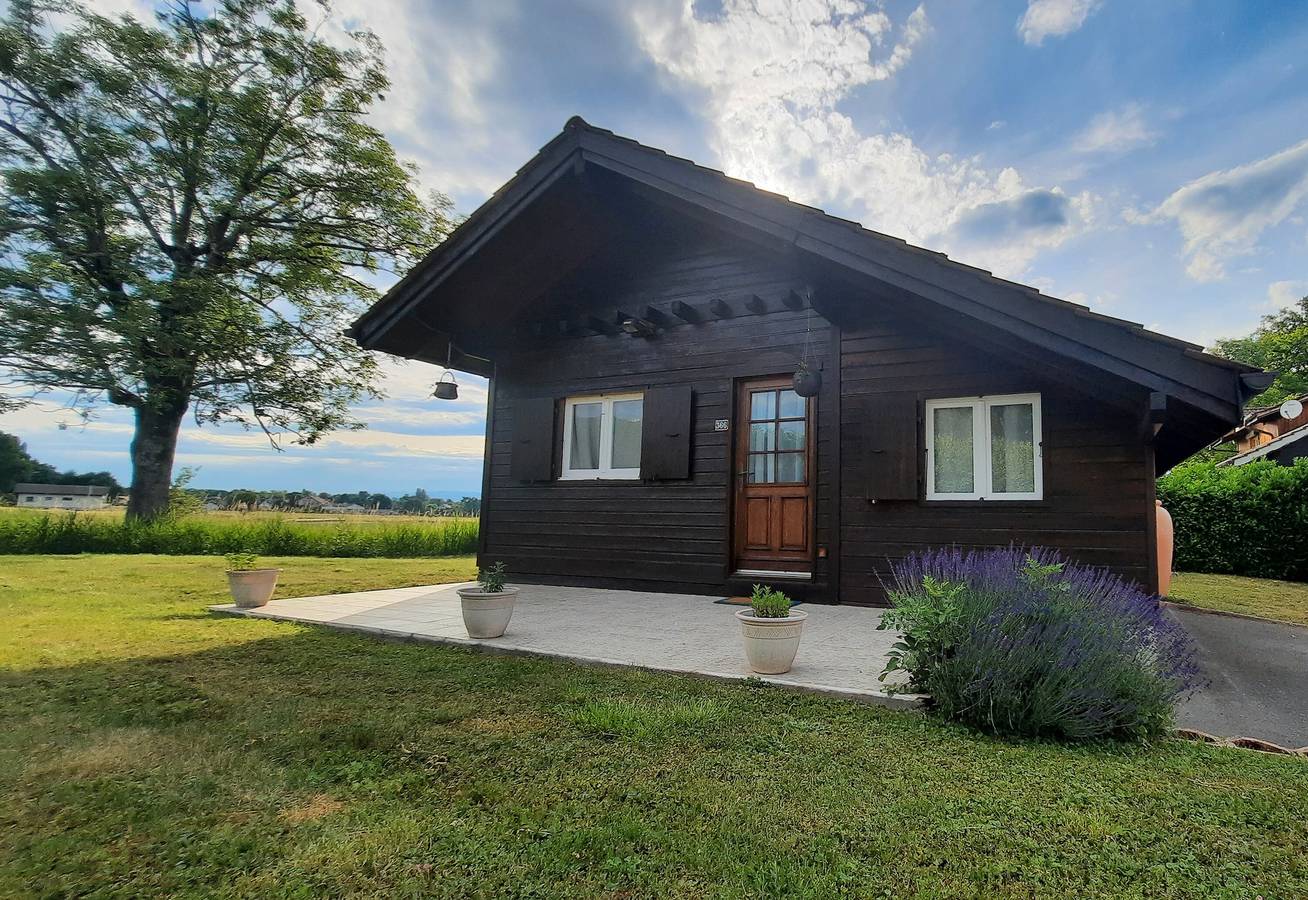 Cozy Chalet Between Lake and Mountains in Sciez, Thonon-les-Bains region