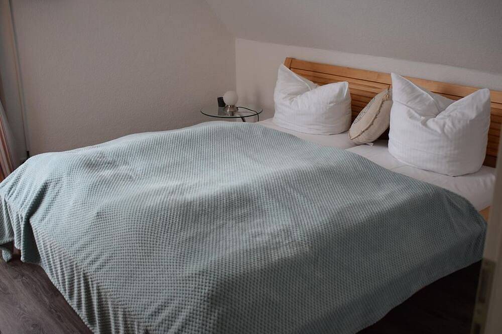 Ganze Wohnung, Sommerkoje - Ferienwohnung, Dachterrasse, Dusche, Wc in Eutin, Ostholstein