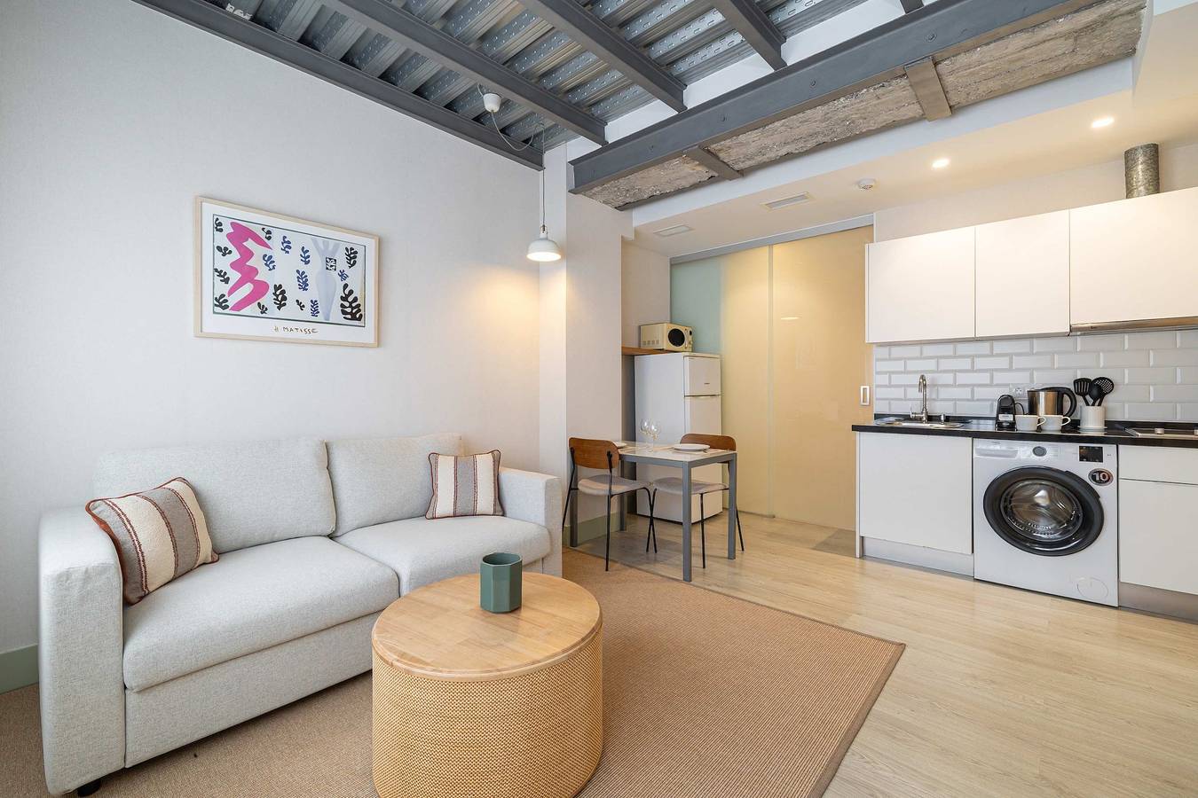 Entire apartment, Modern 1Br Ground Floor Apart - Walk to Beach in Málaga (Este), Malaga