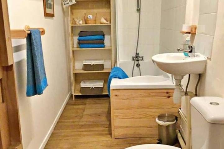 Gîte pour 5 personnes, avec piscine ainsi que jardin et terrasse, animaux acceptés à Exideuil - 4