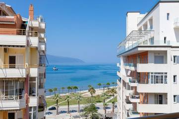 Chambre d’hôte pour 2 personnes, avec balcon et vue en Albanie