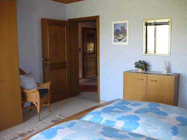 Geheel vakantieappartement, 3-Bett-Ferienwohnung Du/Wc, 2 Schlafzimmer in Daun, Vulkaan-Eifel