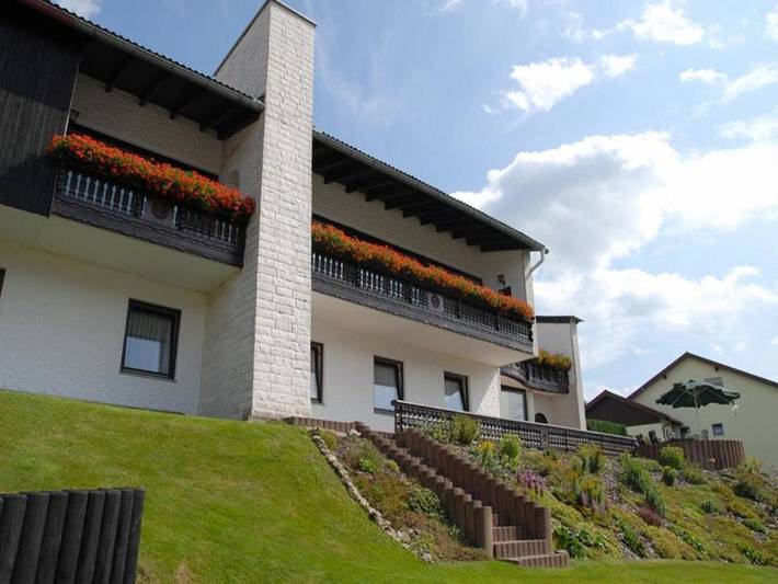 Ferienhaus für 2 Personen, mit Terrasse und Garten sowie Pool und Ausblick