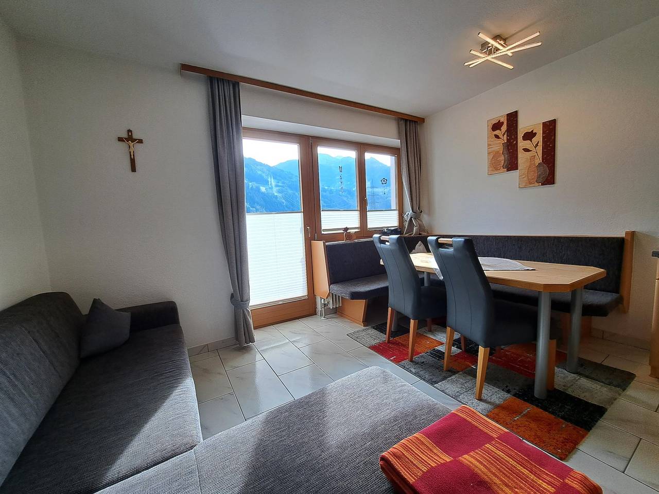 Ganze Ferienwohnung, Panoramablick in Tuxer Alpen, Aschau im Zillertal