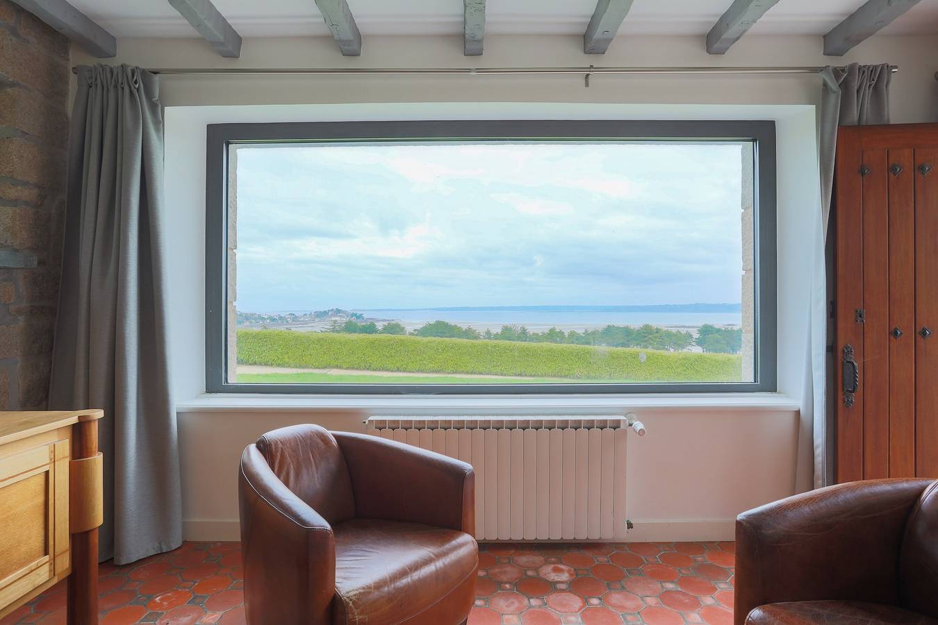 Villa 'Ker Louise' con vistas al mar, terraza compartida y Wi-Fi in Locquirec, Ceinture Dorée