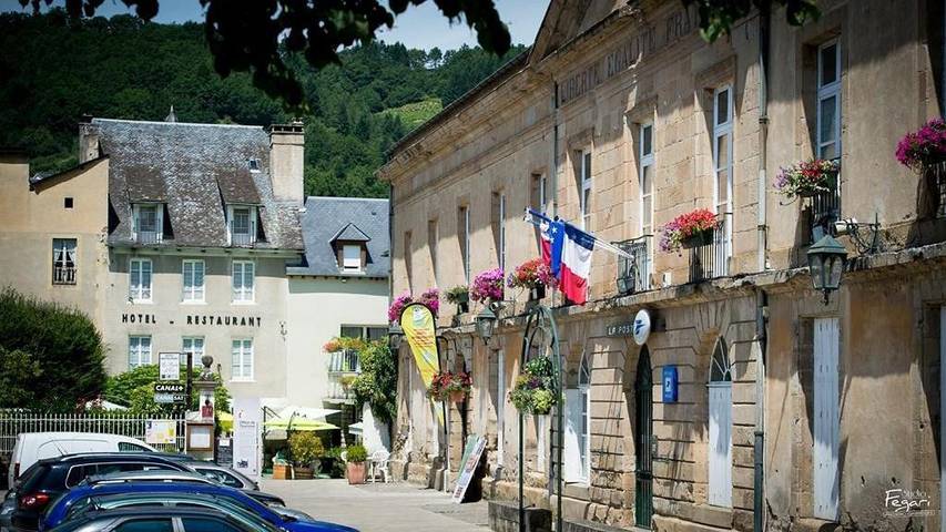 Hôtel pour 2 personnes, avec jardin ainsi que vue et terrasse dans Saint-Geniez-d'Olt-et-d'Aubrac - 3