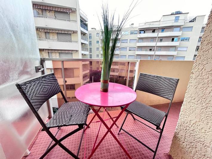 Gîte pour 4 personnes, avec terrasse, animaux acceptés dans Plage Beau Rivage Saint Raphael - 3