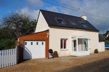 Location de vacances pour 5 personnes, avec jardin et terrasse, animaux acceptés à Plouégat-Moysan