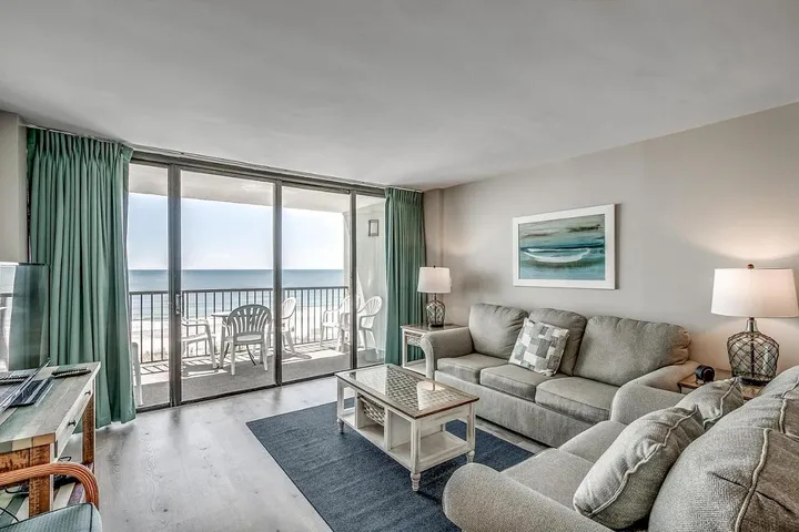 Vacation house for 8 people, with balcony and pool - 1