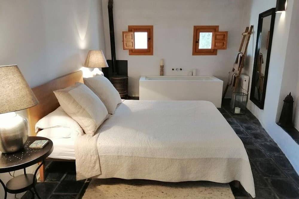 Villa con piscina privada, rodeada de montañas, olivos, nogales y naranjos in Órgiva, Provincia de Granada
