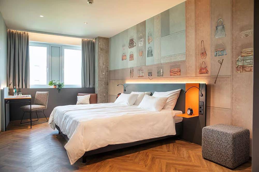 Romantic Escape | Elegant Double Stay | Pet Friendly | Near Castle of Isenburg in Offenbach-sur-le-Main, Offenbach